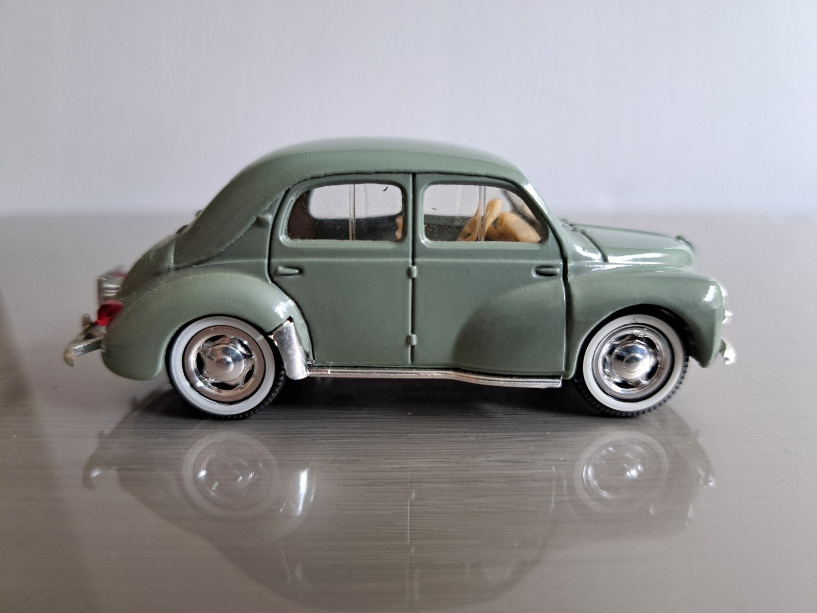 Renault 4 CV, 1947-1961, schaal 1:43, nieuw, Ophalen of Verzenden, Nieuw, Auto, Overige merken