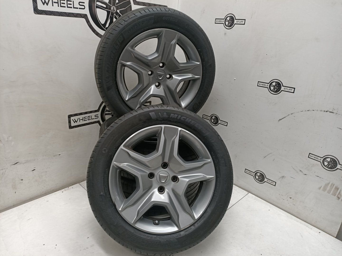 Dacia Dokker staal velgen 16"inch wieldoppen TPMS 4X100, Gebruikt, -, -, Banden en Velgen