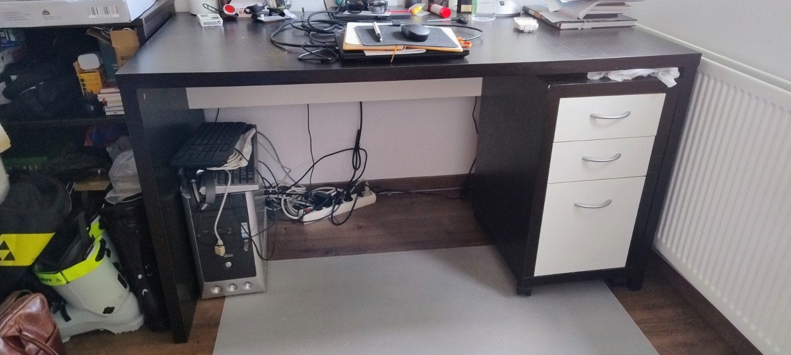 Ikea Jonas bureau met verrijdbaar ladenblok (140x70), Huis en Inrichting, Ophalen, Met lades, Gebruikt, IKEA