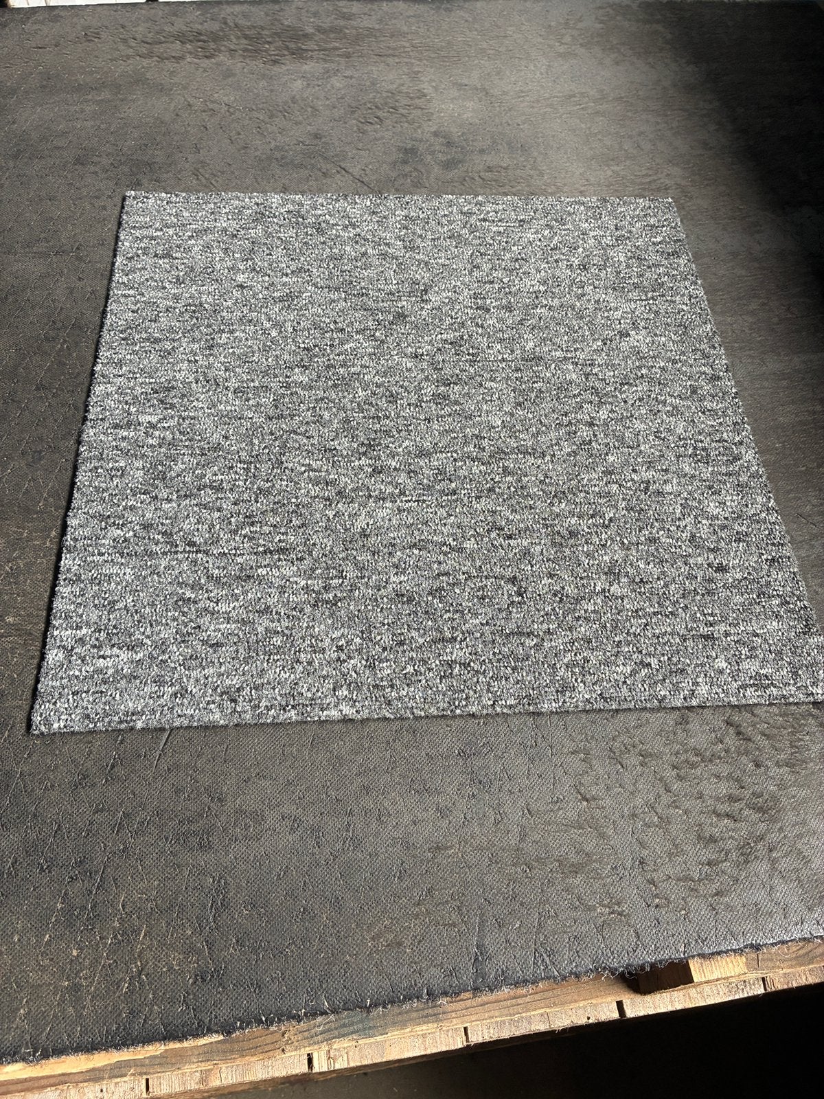 Tapijttegels 50x50 / 300m2, Ophalen, 75 m² of meer, Zo goed als nieuw, Tapijttegels