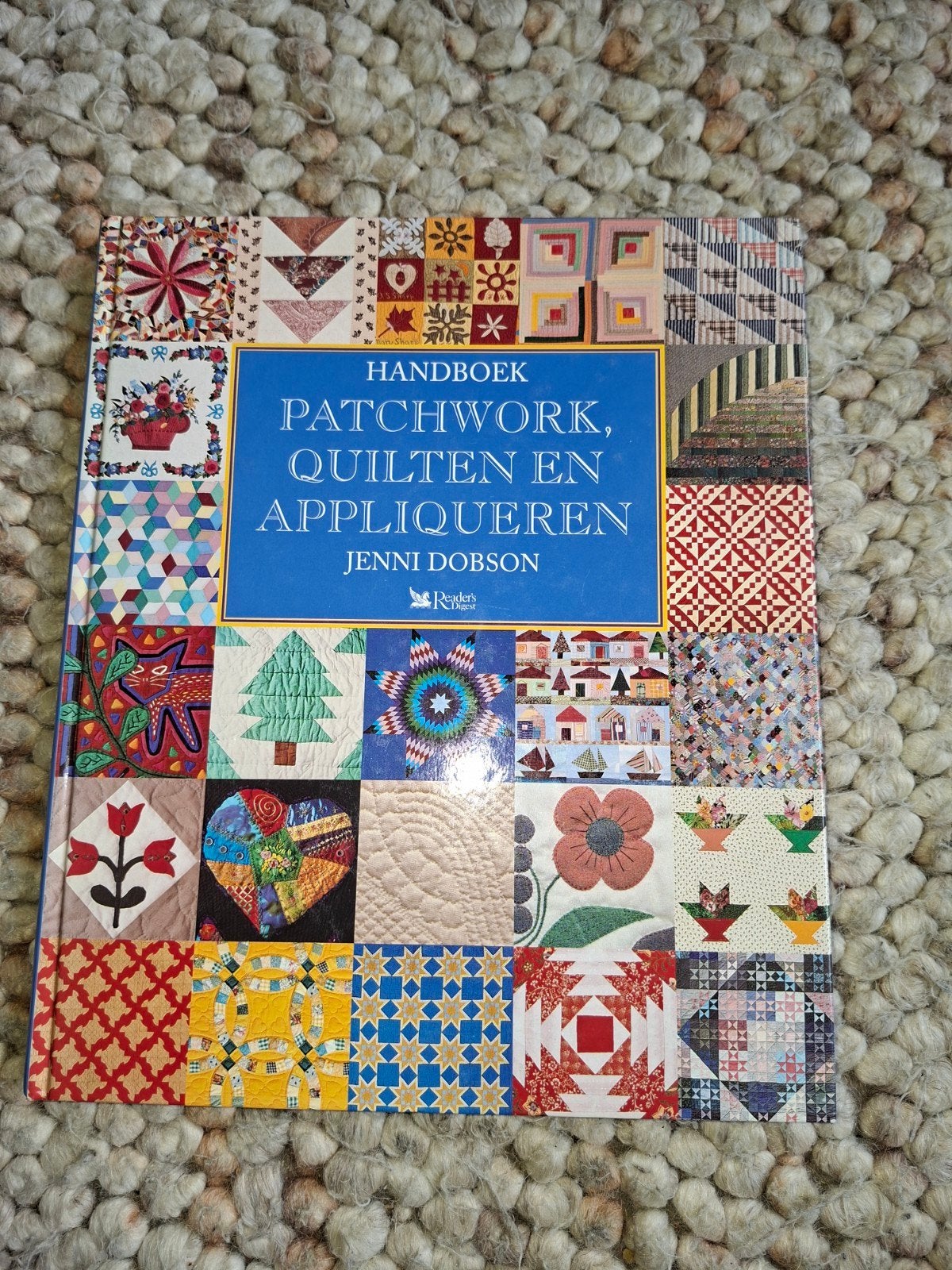 Handboek Patchwork, Quilten en Appliqueren - Jenni Dobson, Gebruikt, Overige thema's, Meerkleurig, Ophalen of Verzenden
