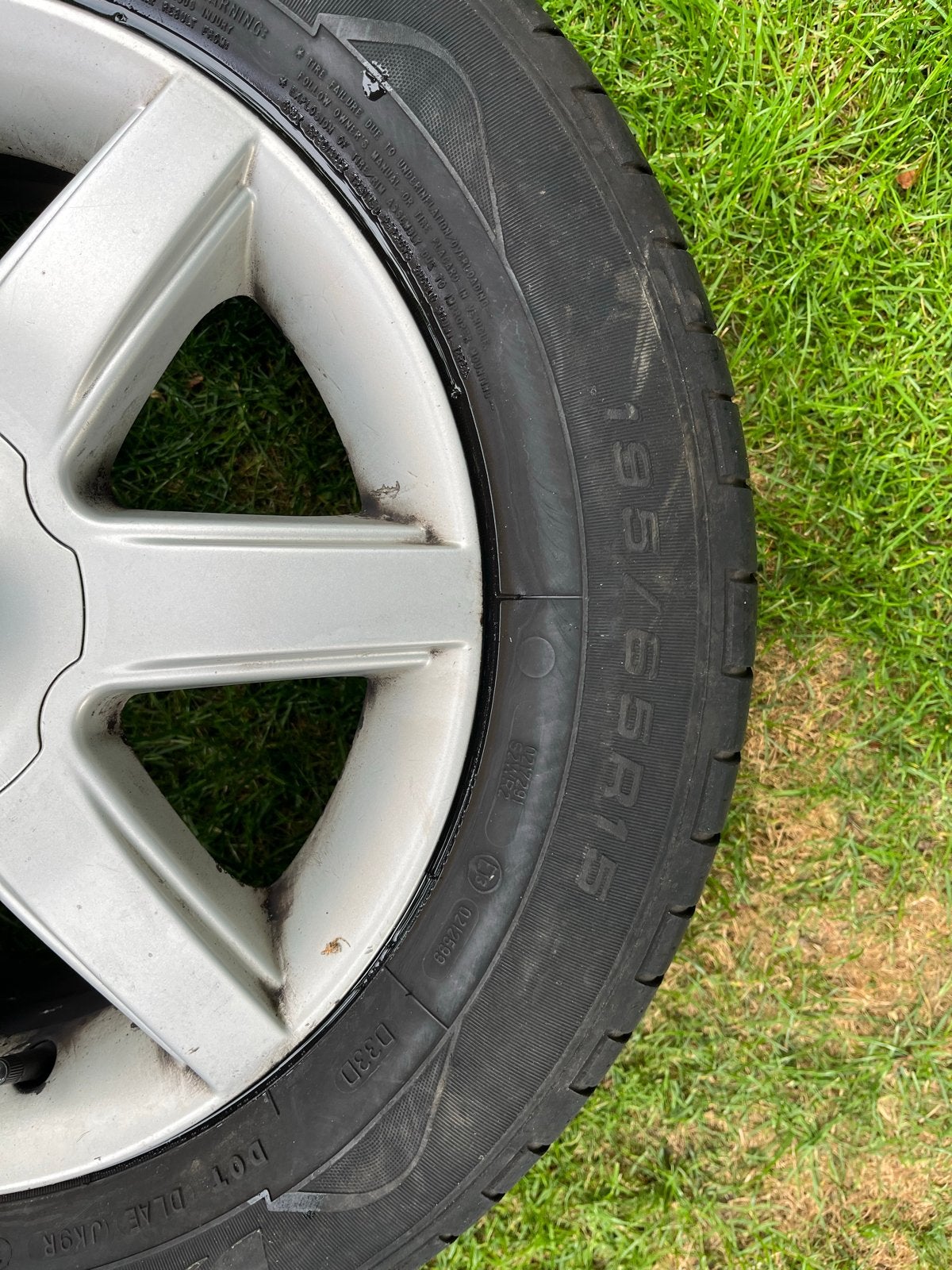 Set van 4 Seat gebruikte 15 inch banden en velgen, Auto-onderdelen, Banden en Velgen, Ophalen, Gebruikt, 15 inch, Banden en Velgen