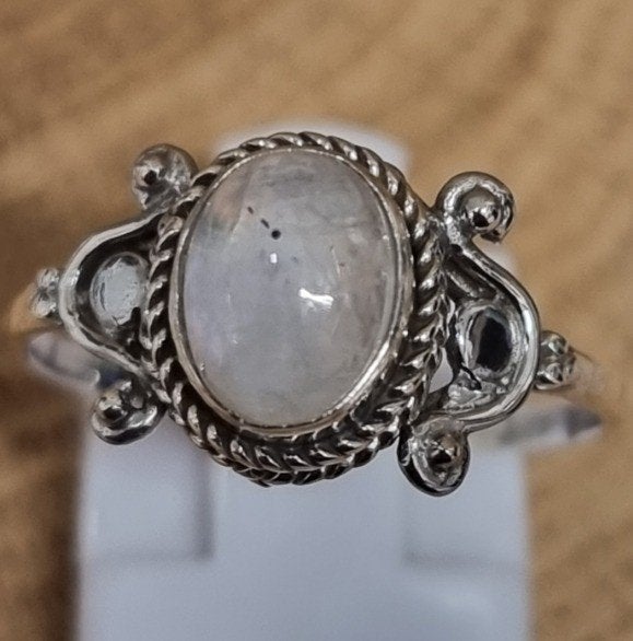 Echt zilveren ring met Maansteen, maat 18.5, 18 tot 19, Nieuw, Ophalen of Verzenden, Dame