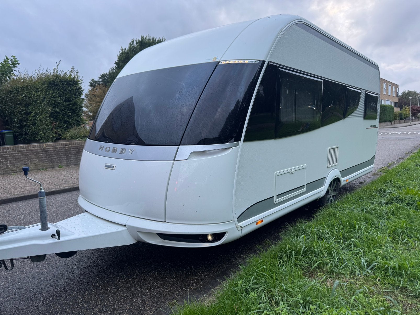 Hobby premium 460 UFE 2015 mover/luifel/sateliet, Caravans en Kamperen, Rondzit, Hobby, Frans bed, Bedrijf