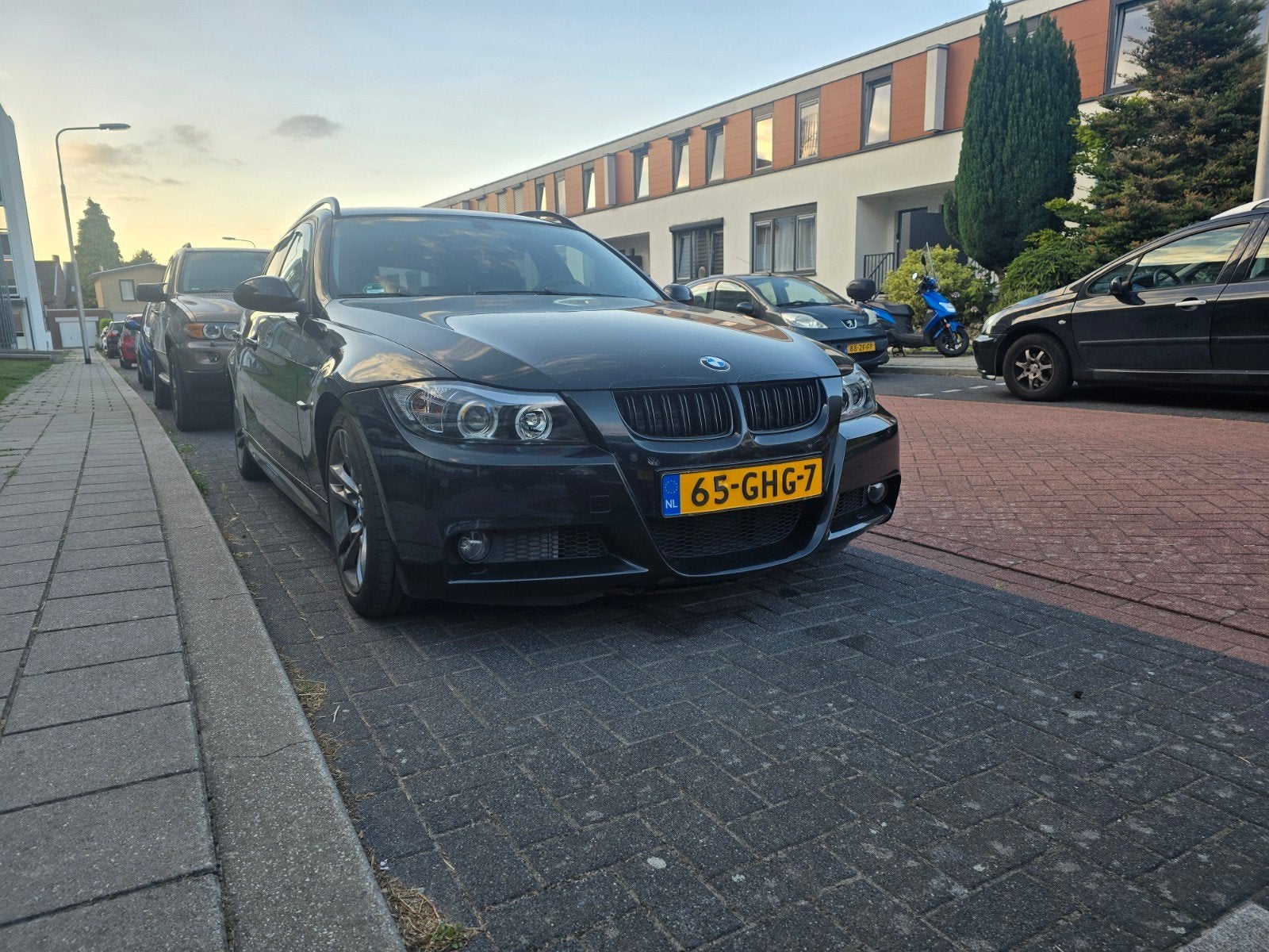 BMW 3-Serie 2.0 I 320 Touring 125KW AUT 2008 Zwart, Automaat, 1995 cc, Zwart, 4 cilinders