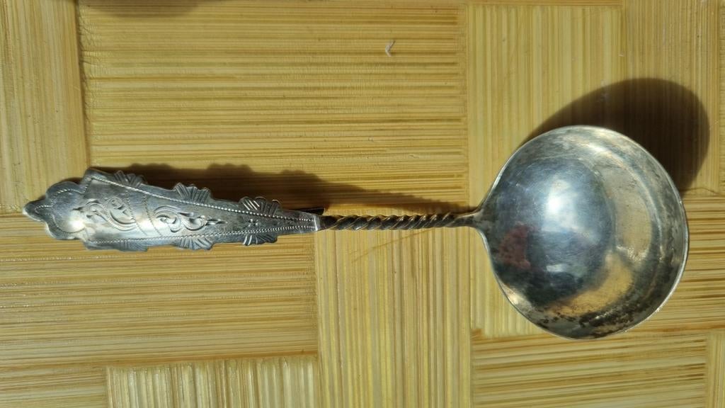 Antieke Zilveren Suikerlepel met Gedraaide Steel, Antiek en Kunst, Ophalen of Verzenden