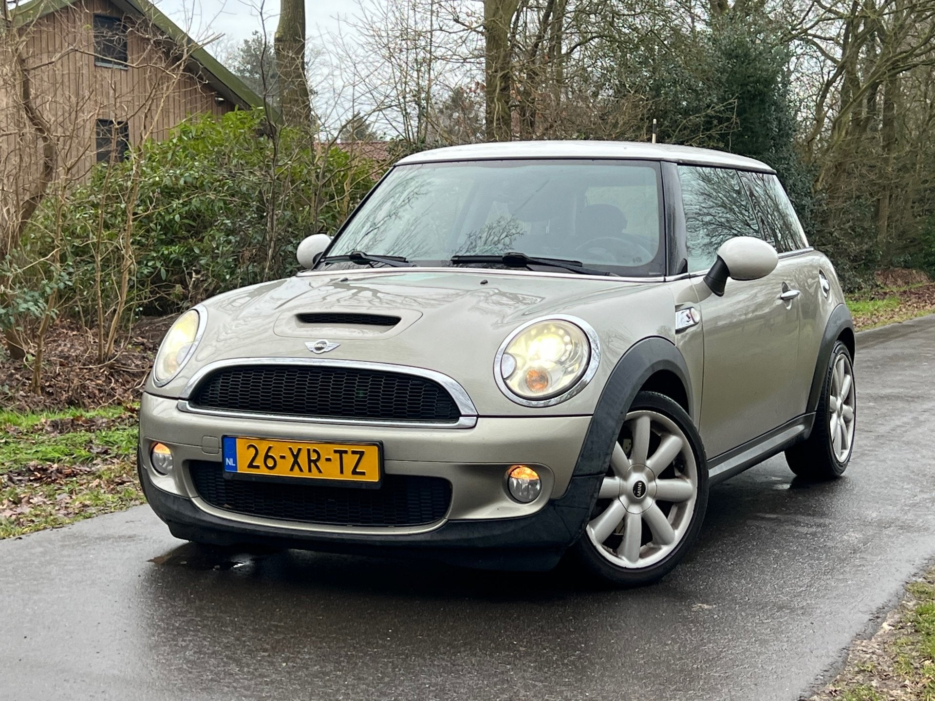 Mini Mini 1.6 Cooper S Chili | Downpipe + Cruise + Airco, Auto's, Voorwielaandrijving, Stof, Gebruikt, Zwart
