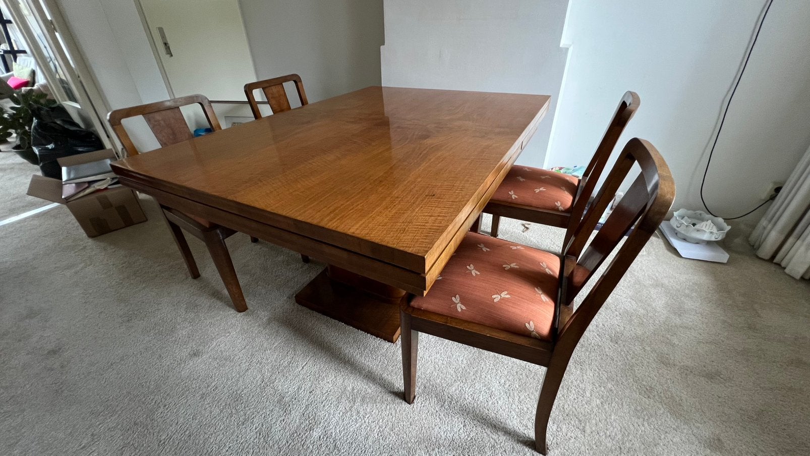 Art deco eettafel en stoelen, Ophalen