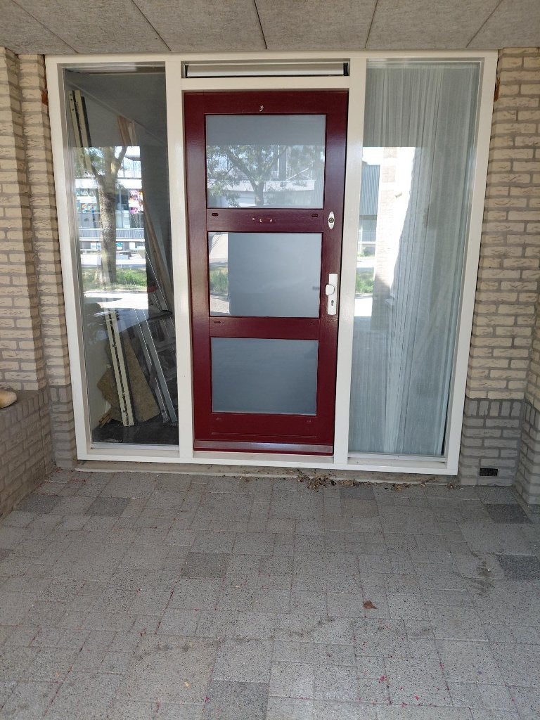 een prachtig hardhouten kozijn met deur en zijramen uit 2012, Doe-het-zelf en Verbouw, Kozijnen en Schuifpuien, Ophalen, Gebruikt