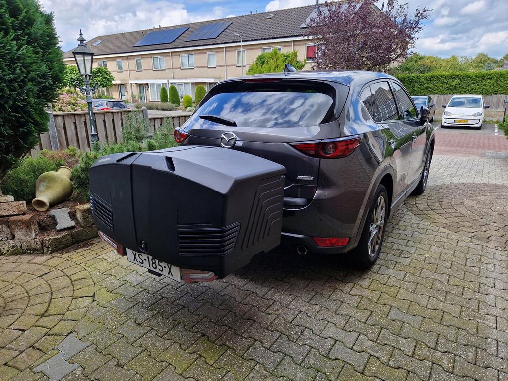Te huur zeer ruim Trekhaakkoffer TowBox V3 (400 liter), Auto diversen, Ophalen of Verzenden