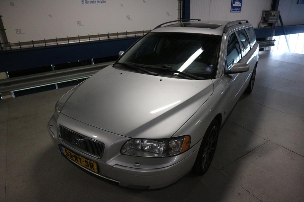 Volvo V70 2.4 Summum / LPG / AUTOMAAT / FACELIFT / RIJDT TOP, 1553 kg, 2435 cc, 170 pk, Euro 4