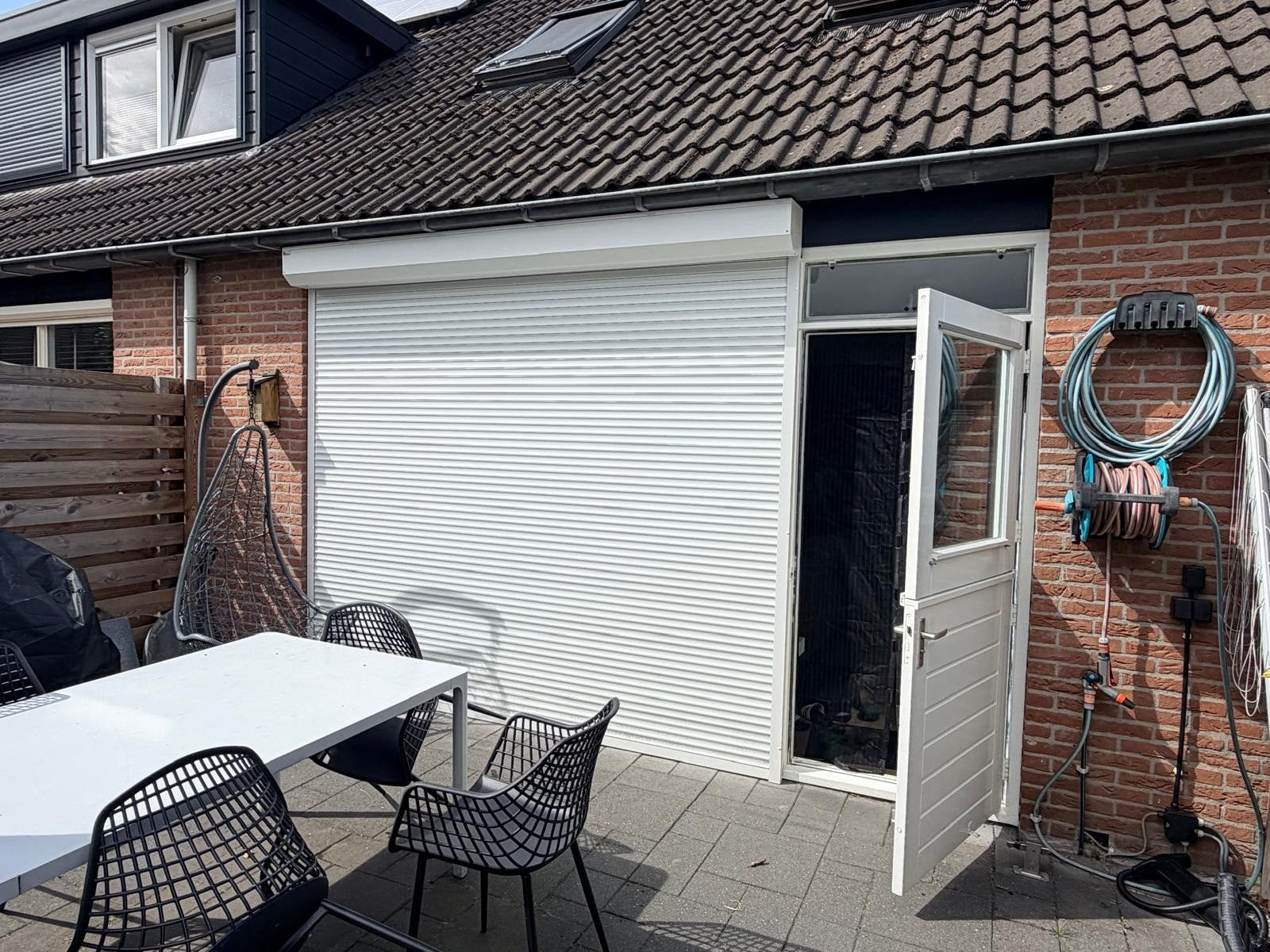 Elektrisch rolluik 295x240 cm met draaiknop, z.g.a.n., Ophalen, 200 cm of meer, Wit, Zo goed als nieuw