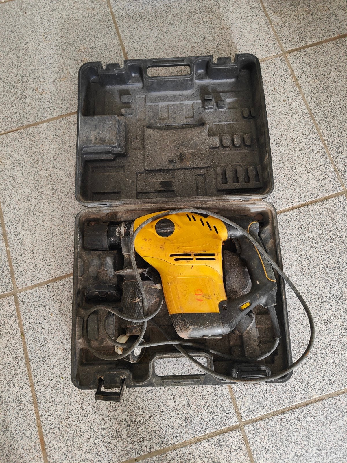 Powerplus X115 Boorhamer met Boorkoppen en Beitels, Ophalen
