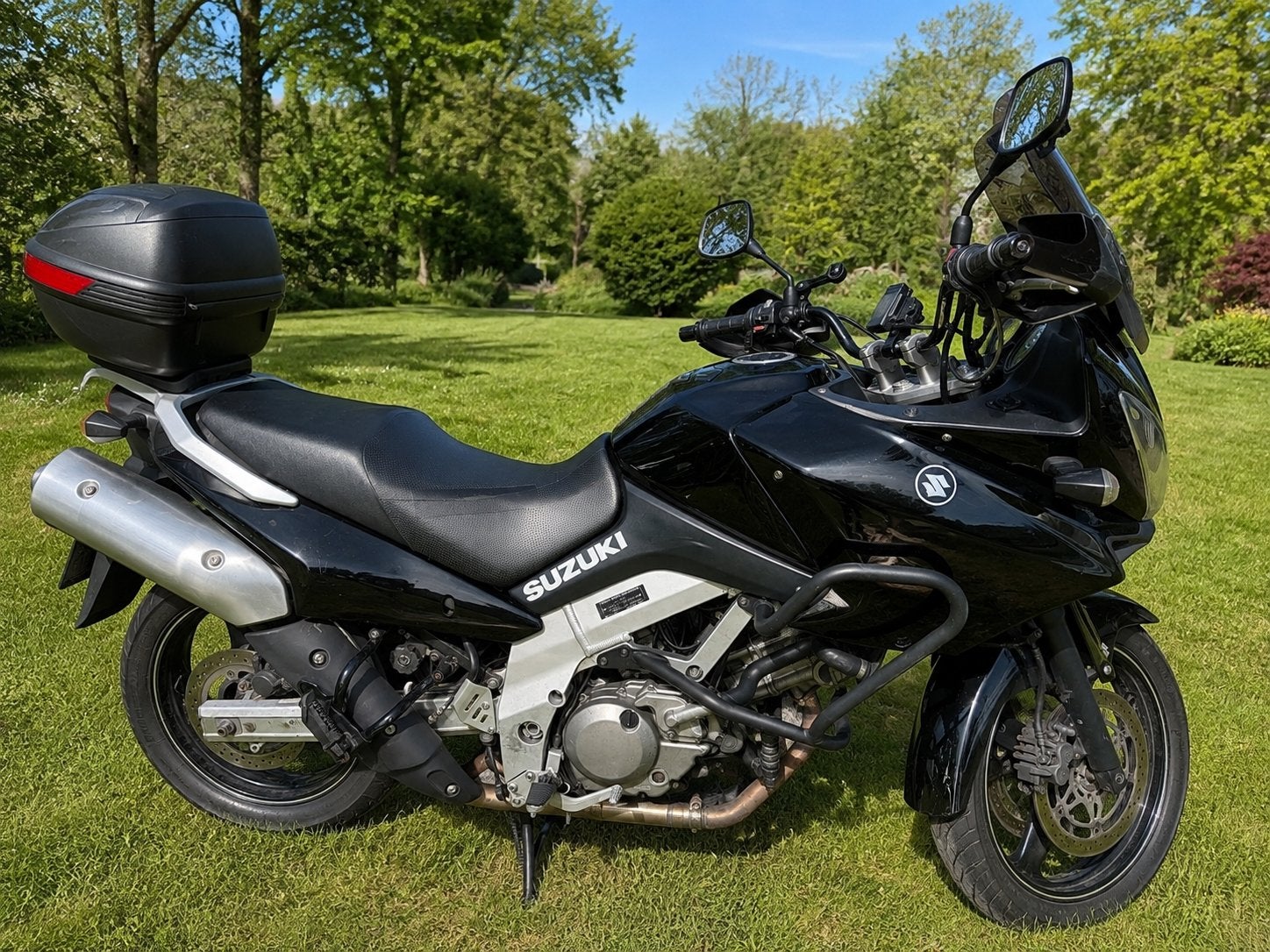Suzuki V-Strom 650 - Toermotor met topkoffer, Motoren, Motoren | Suzuki, 2 cilinders, Motorrijbewijs A, Gebruikt, Particulier