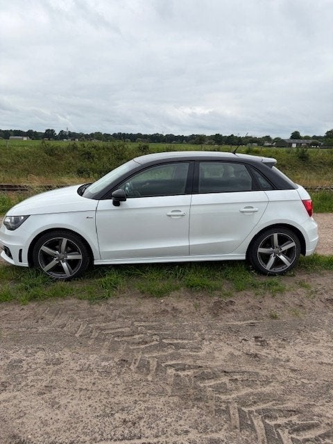 Audi A1 1.2 Tfsi 63KW SB 2014 Wit, Auto's, Audi, Voorwielaandrijving, Stof, 4 cilinders, Wit
