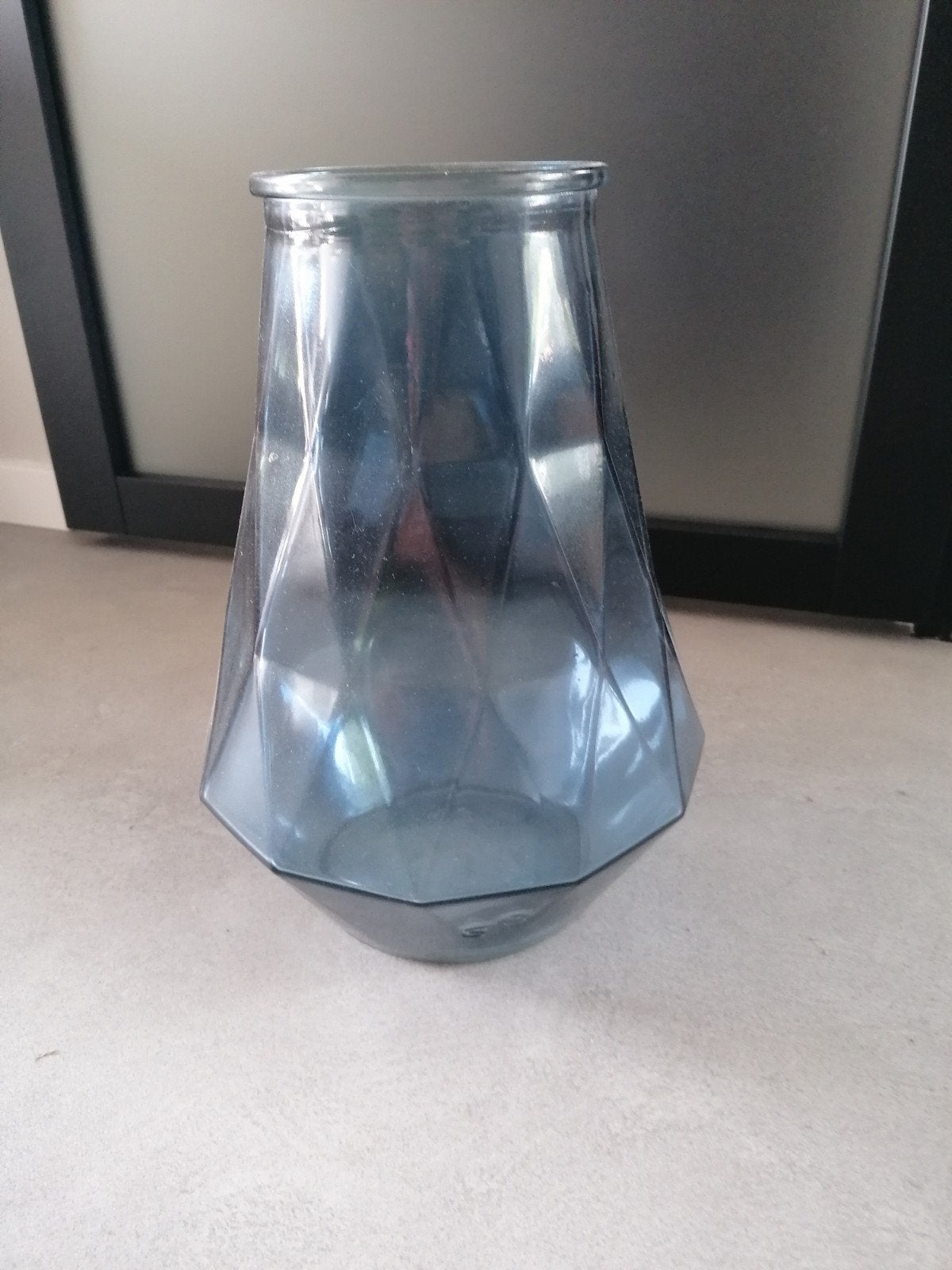 Moderne Blauwe glazen Vaas geometrisch patroon 38 cm H., Blauw, Ophalen of Verzenden, 38 cm, Glas