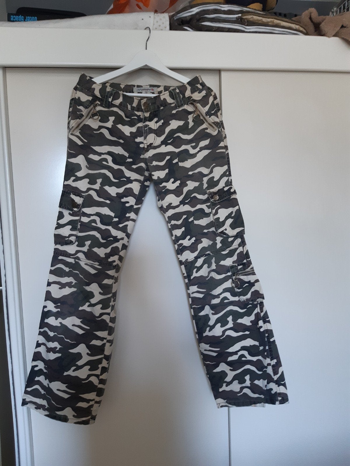 Camouflage Dames broek maat 42, Kleding | Dames, Ophalen of Verzenden, Maat 42/44 (L), Groen, Lang