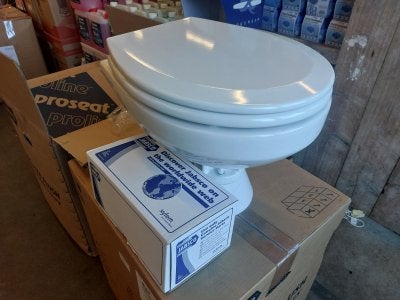 Scheepstoilet QF 24V Regular met pomp, Watersport en Boten, Niet ingevuld, Nieuw, Niet ingevuld, Niet ingevuld