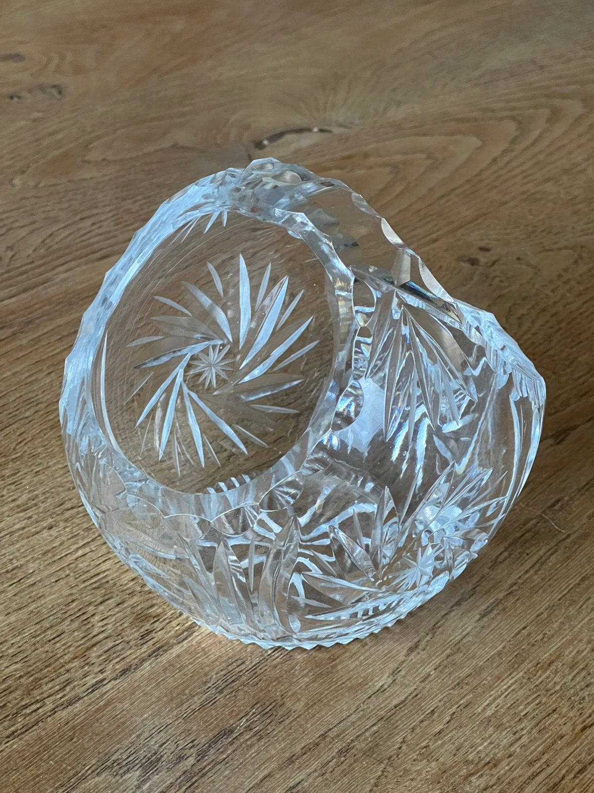 Kristallen mandje, Ophalen