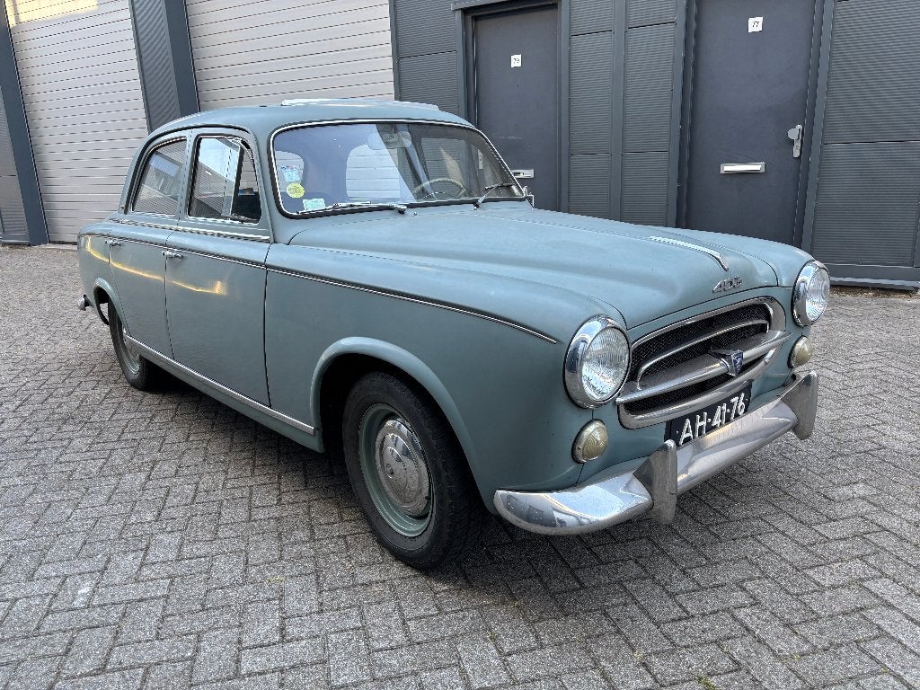 Peugeot 403 berline 1957 | 100% roestvrij, 65 pk, Achterwielaandrijving, Beige, Blauw
