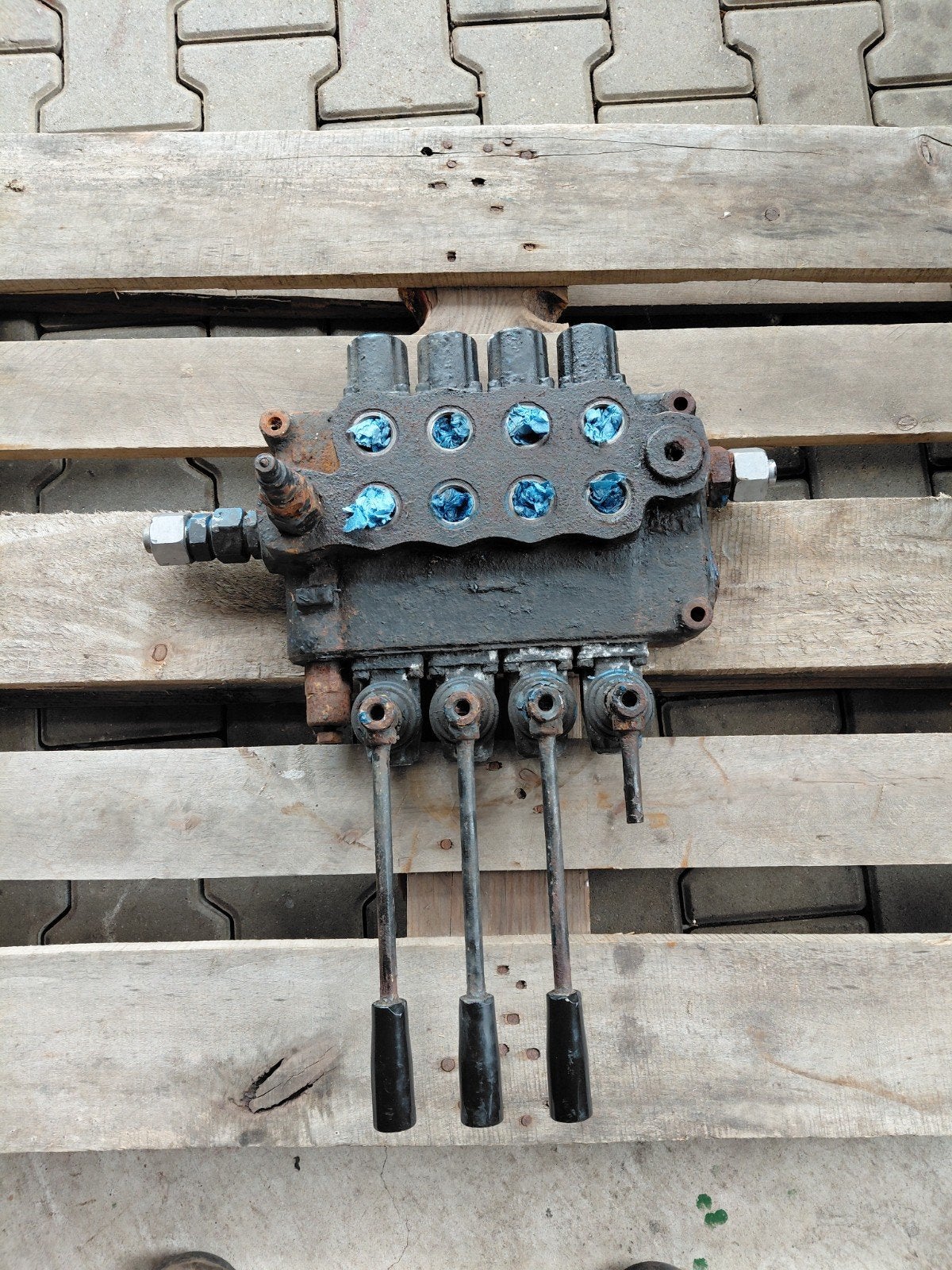 Zeer groot hydraulisch ventielenblok 4x dubbelwerkend, Ophalen, Nieuw, Verlichting