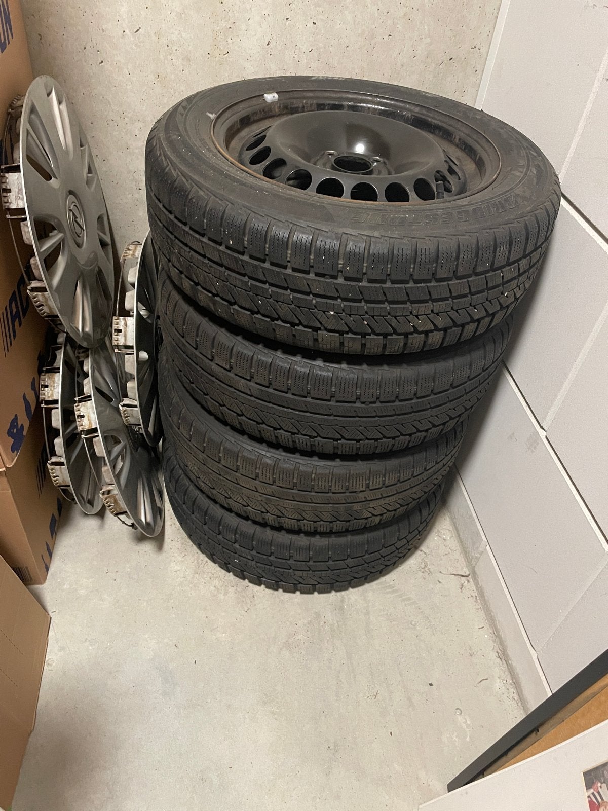 Winterbanden met velgen.185/60R15, Ophalen, Gebruikt, 15 inch, Banden en Velgen