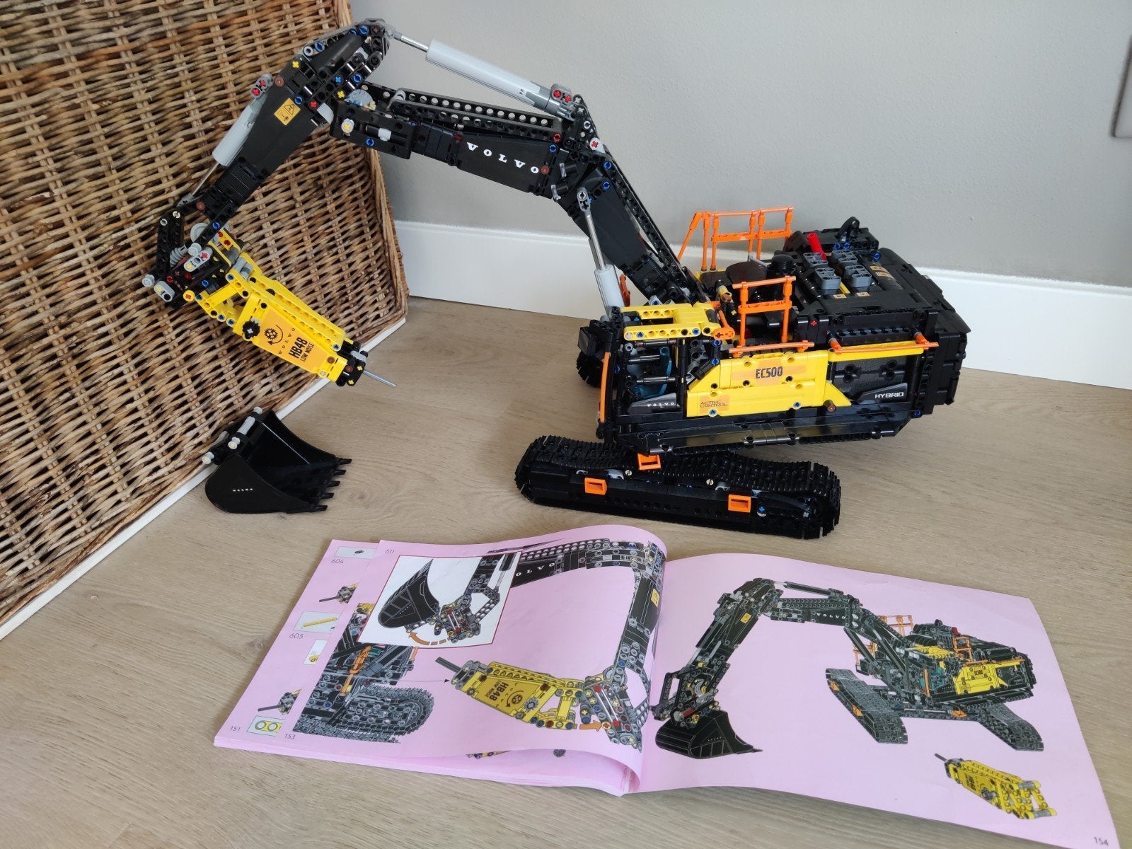 Technic Volvo Graafmachine EC500H - Compleet met Boekje, Ophalen, Zo goed als nieuw, Overige merken
