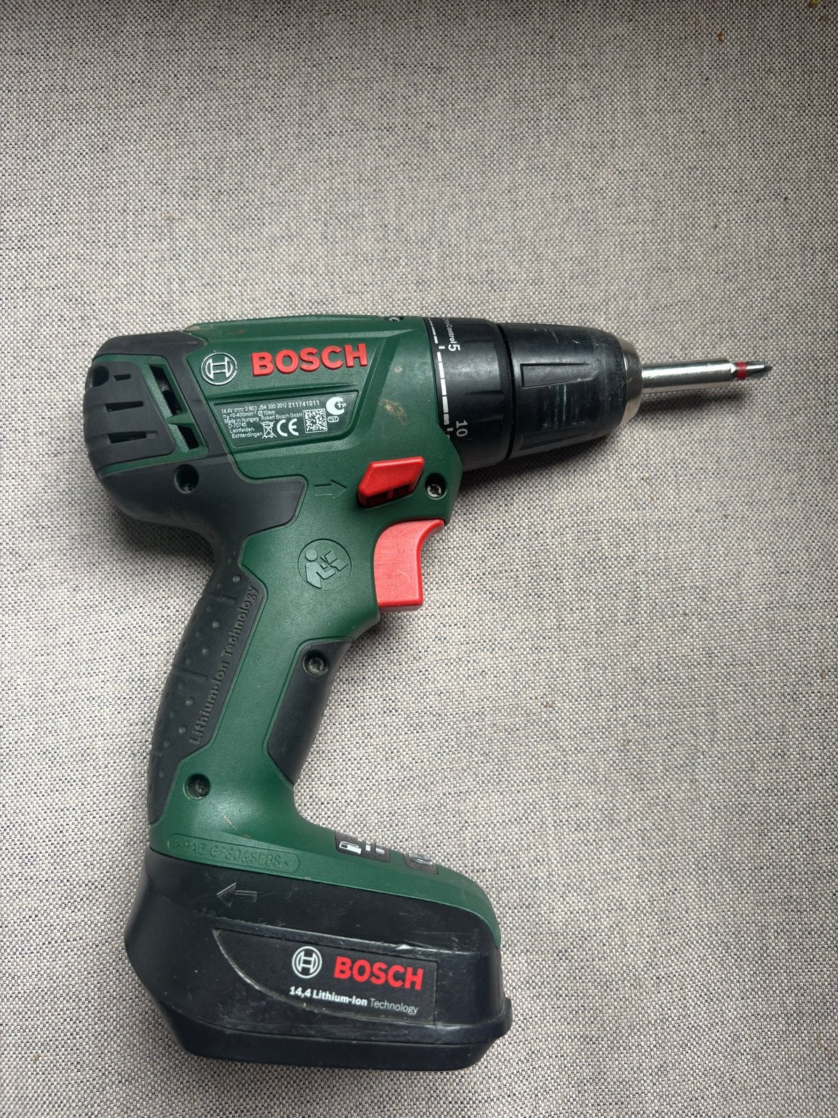 Bosch PSR 14,4 LI Accuboormachine met lader, Gebruikt, Variabele snelheid, Ophalen of Verzenden, Boor- en Schroefmachine