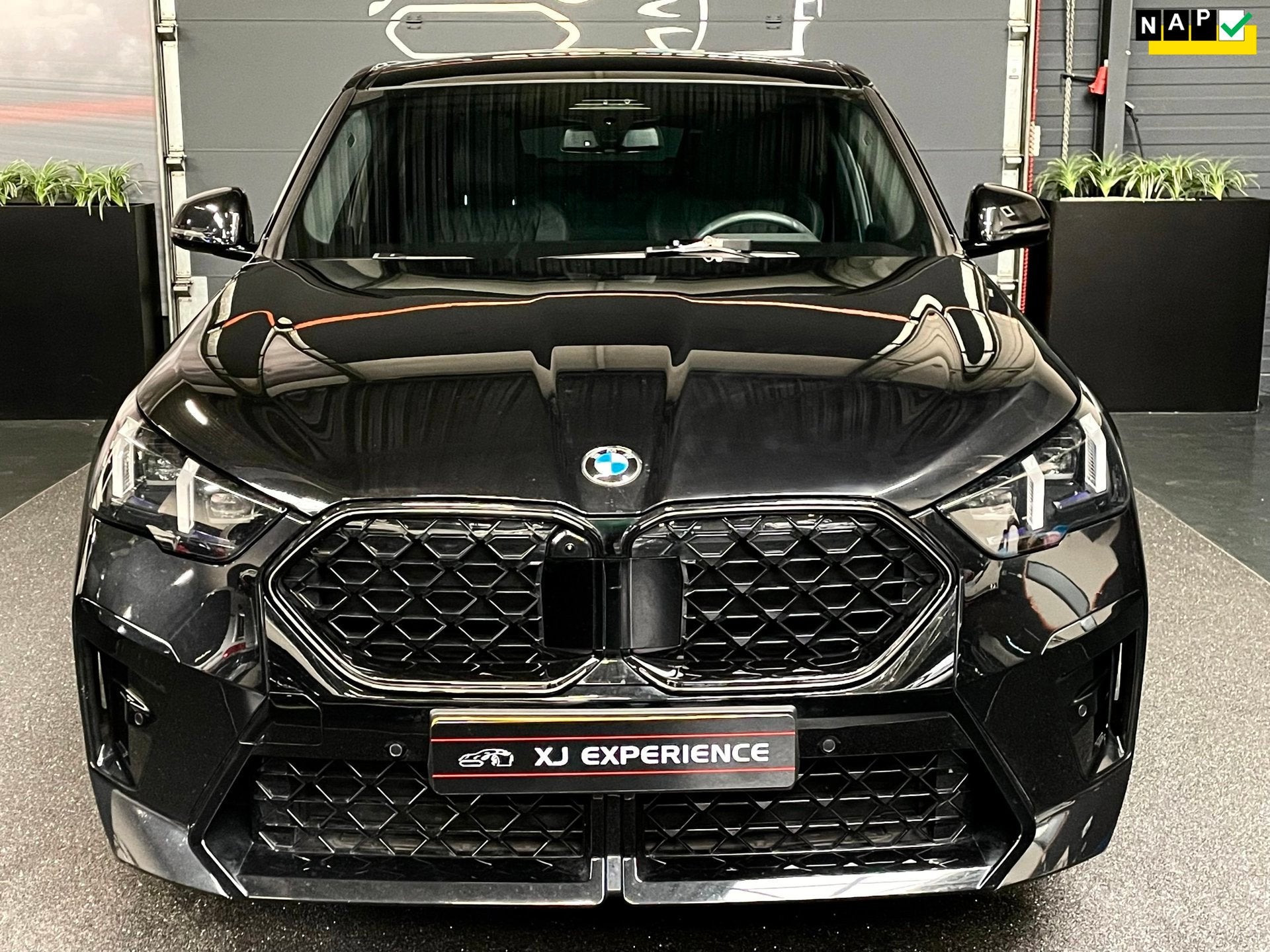 BMW X2 SDrive20i M-Sport Launch Edition NAP MASSAGE PANO GAR, Auto's, BMW, X2, Automatische klimaatregeling, Zwart, Bedrijf