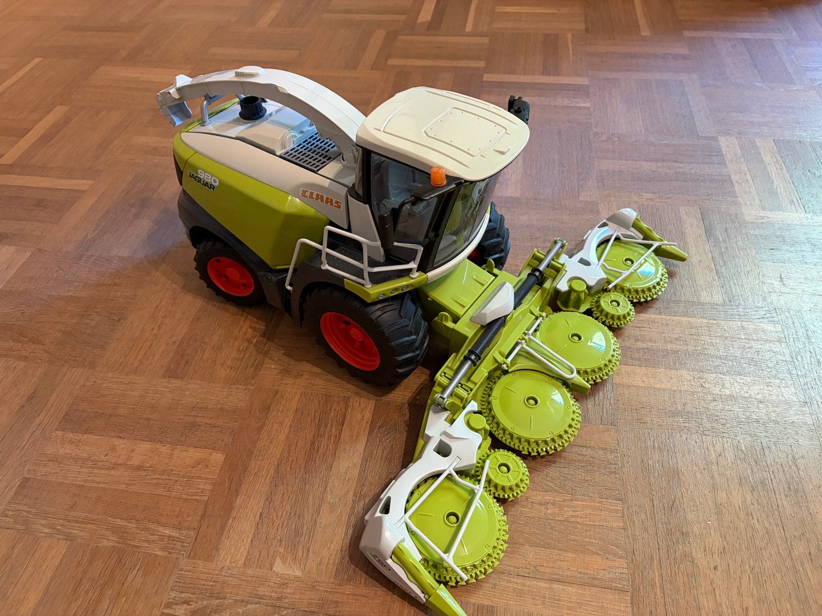 Bruder 02131 Claas Jaguar 900 maishakselaar (defect), Kinderen en Baby's, Speelgoed | Speelgoedvoertuigen, Ophalen, Gebruikt