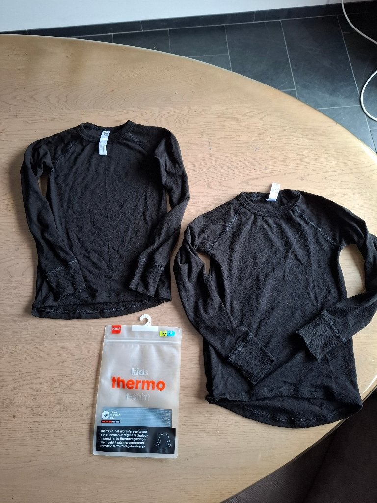 Thermo shirt kids mt 122-128 zwart 2 stuks thermoshirt HEMA, Jongen of Meisje, Ophalen of Verzenden, Zo goed als nieuw, Shirt of Longsleeve