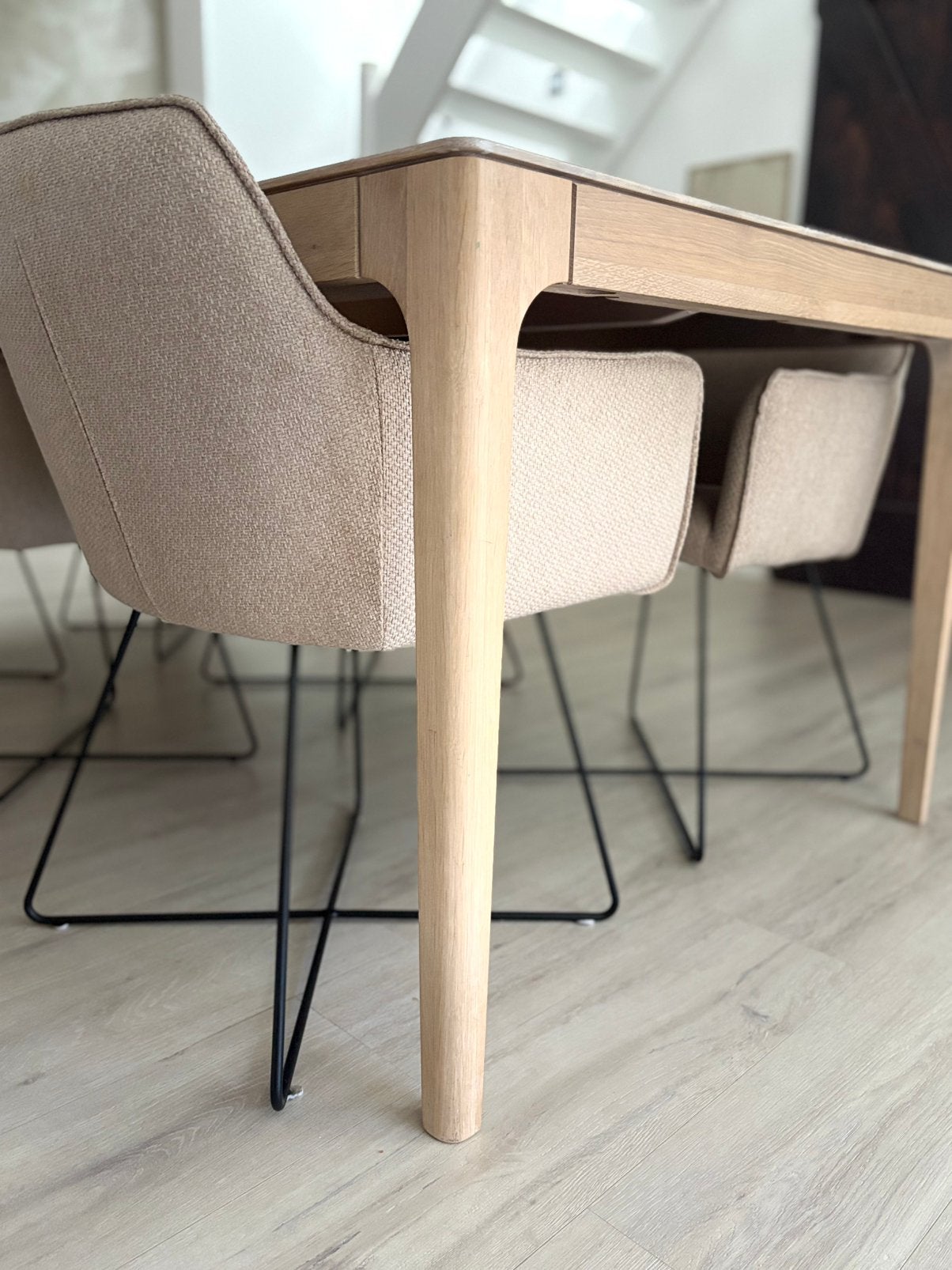 Sav & Okse Rikke tafel + 6 Jesper Home Hofu stoelen, Huis en Inrichting, Tafels | Eettafels, Ophalen, 200 cm of meer, 50 tot 100 cm