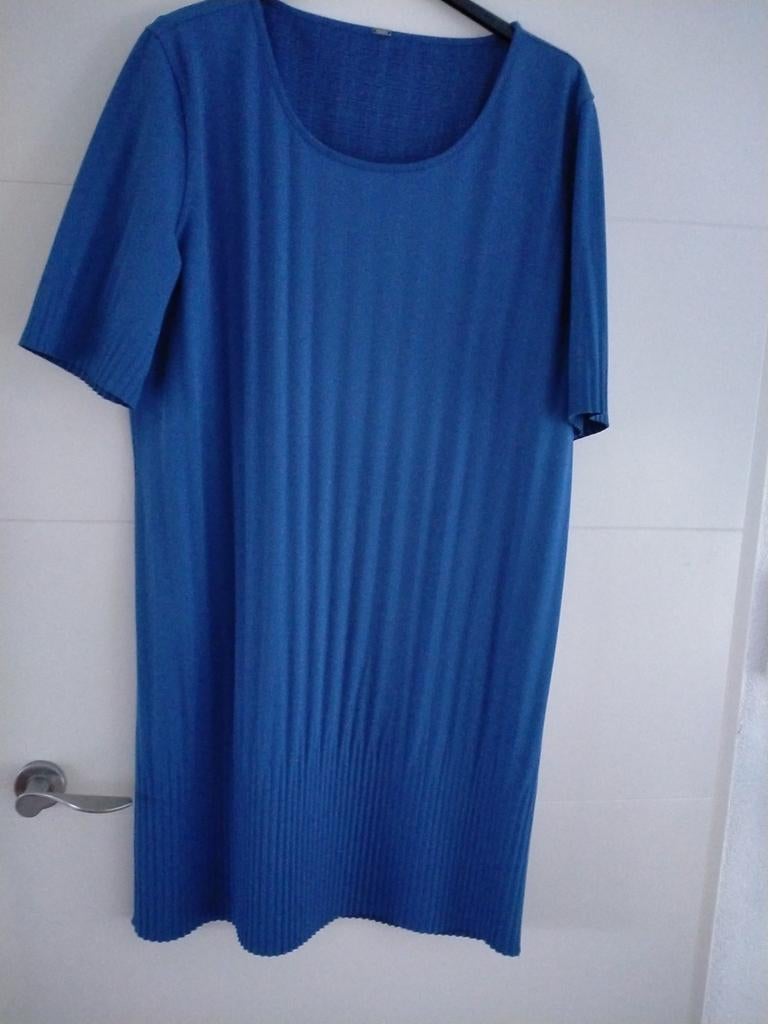 Blauwe LIZZY & COCO jurk met plisse detail met XL/XXL €22,50, Kleding | Dames, Jurken, Blauw, Maat 46/48 (XL) of groter, Ophalen of Verzenden