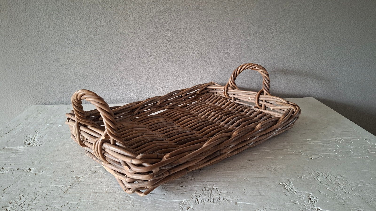 Prachtig gevlochten Rotan Dienblad met 2 Hengsels, Ophalen of Verzenden, Zo goed als nieuw, Rechthoekig, Natuurlijk materiaal