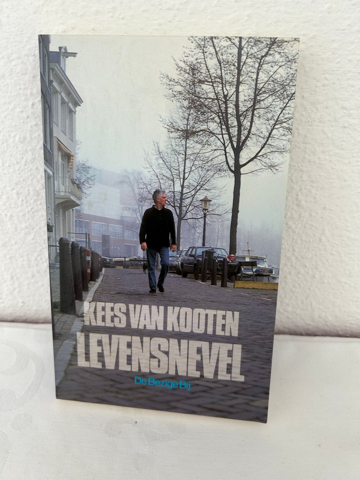 Kees van Kooten - Levensnevel (De Bezige Bij), Ophalen of Verzenden, Zo goed als nieuw, Nederland