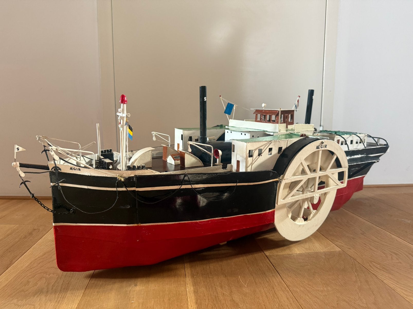 RC MODEL (UNIEK MODEL), Hobby en Vrije tijd, Modelbouw | Boten en Schepen, Ophalen, Zo goed als nieuw