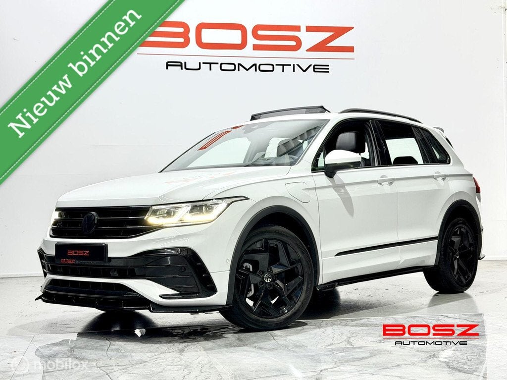 Volkswagen Tiguan 1.4 TSI eHybrid R-Line PANO TREKHAAK HDUP, 1716 kg, Zwart, 4 cilinders, Met garantie (alle)