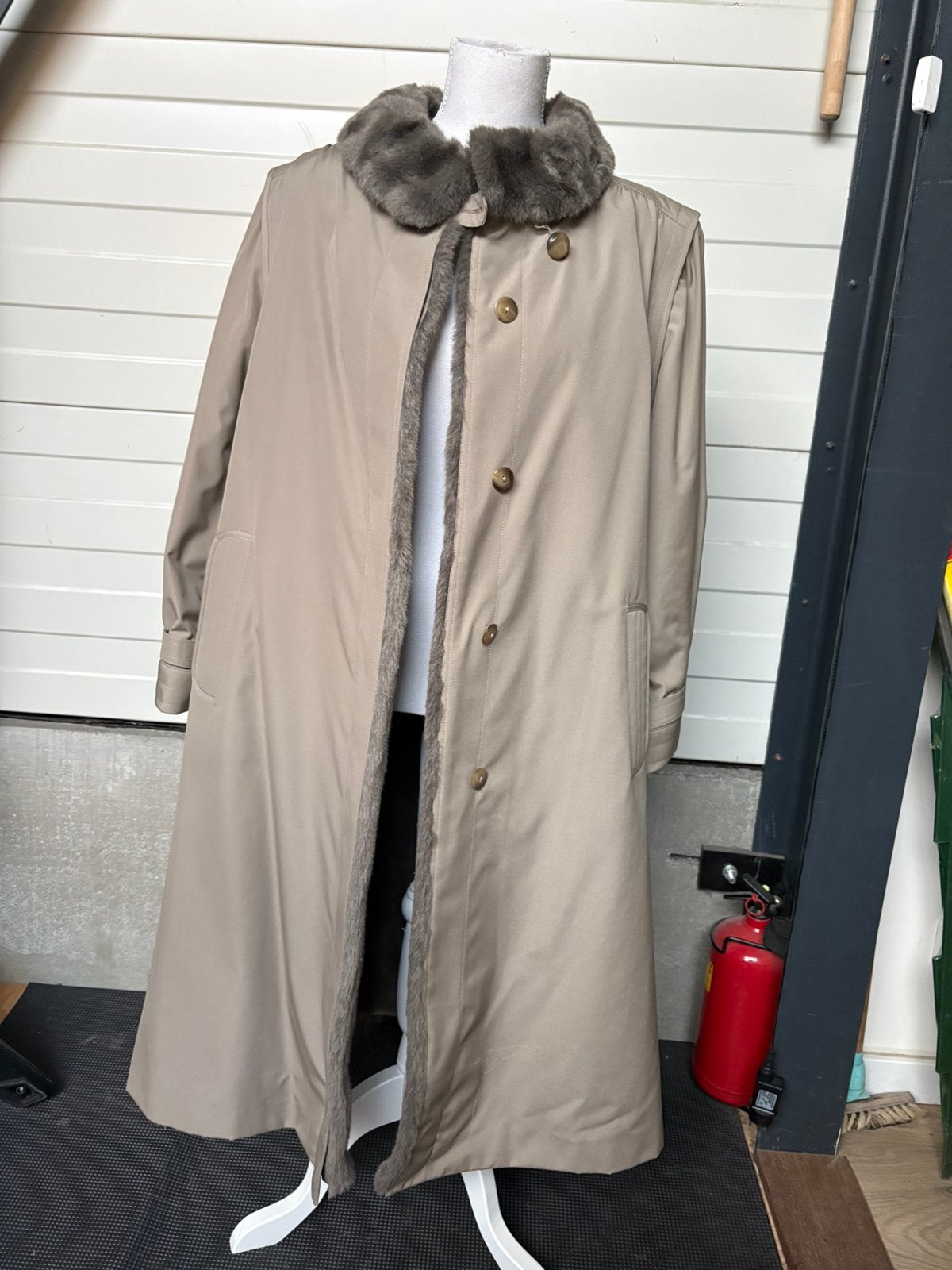 Delmod International lange damesmantel ,Jolipel bontvoering, Verzenden, Zo goed als nieuw, Beige