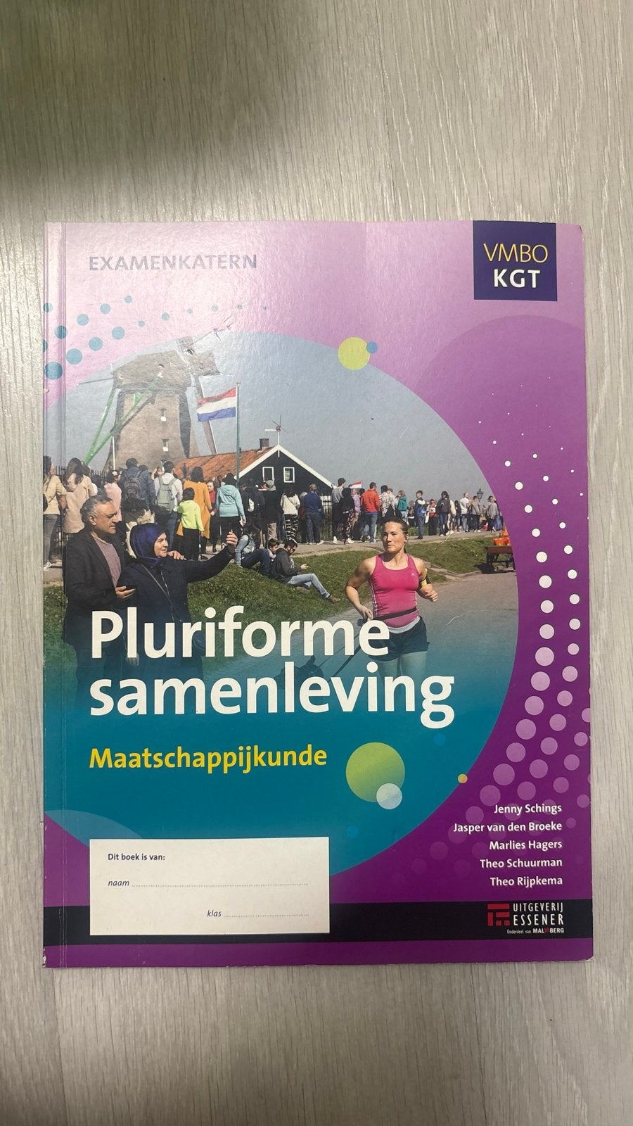 Examenkatern Pluriforme Samenleving Maatschappijkunde VMBO, Ophalen of Verzenden, Gelezen, VMBO, Maatschappijleer