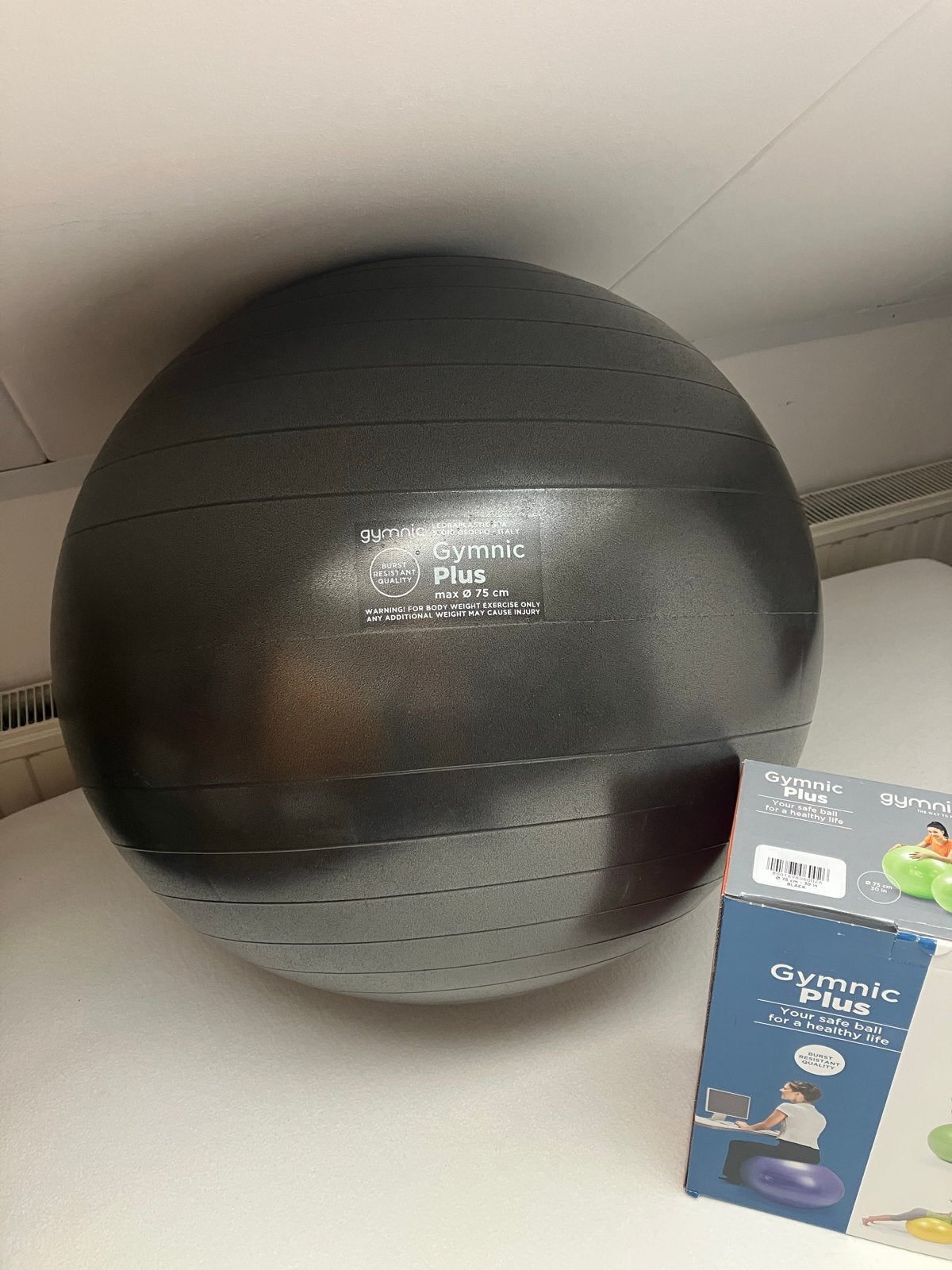Gymnic Plus Fitnessbal 75 cm - Zwart, Ophalen, Zo goed als nieuw, Buik, Fitnessbal
