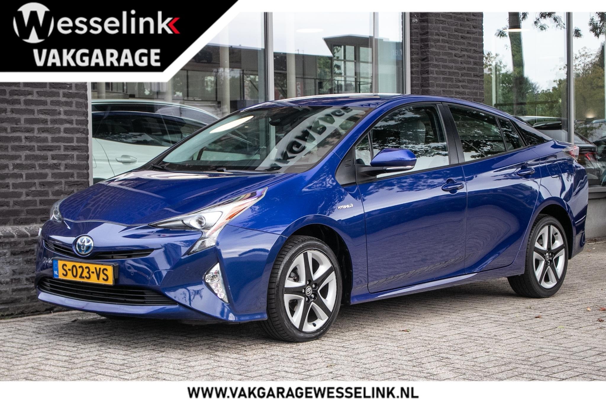 Toyota Prius 1.8 Black Edition | Adapt Cruise | Camera | Dea, Auto's, Dealer onderhouden, Euro 6, Blauw, 122 pk