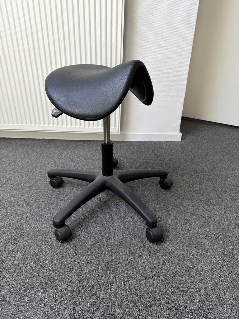 Ergonomische Zadelkruk - Zwart, Huis en Inrichting, Bureaustoelen, Gebruikt, Zwart, Ophalen of Verzenden, Bureaukruk