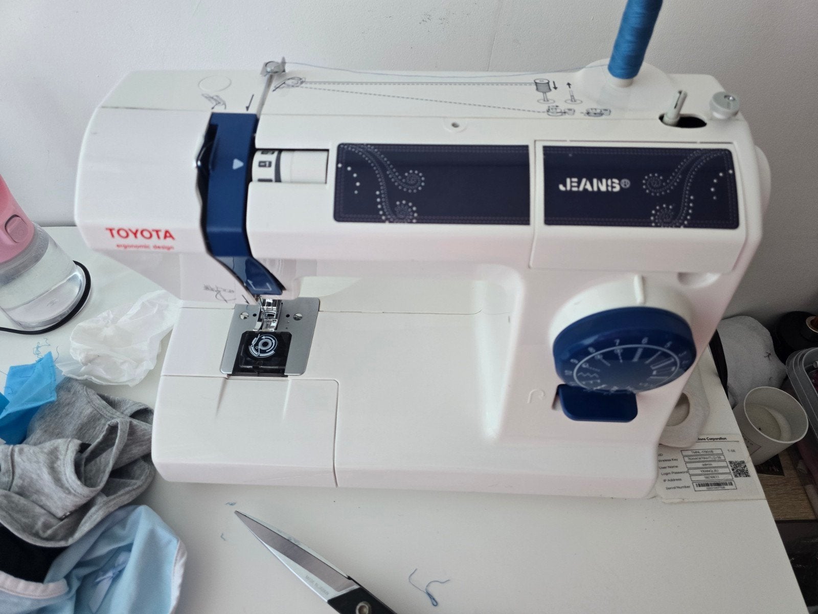 Toyota Jeans Naaimachine - Ergonomisch Design, Hobby en Vrije tijd, Naaimachines en Toebehoren, Ophalen of Verzenden, Gebruikt