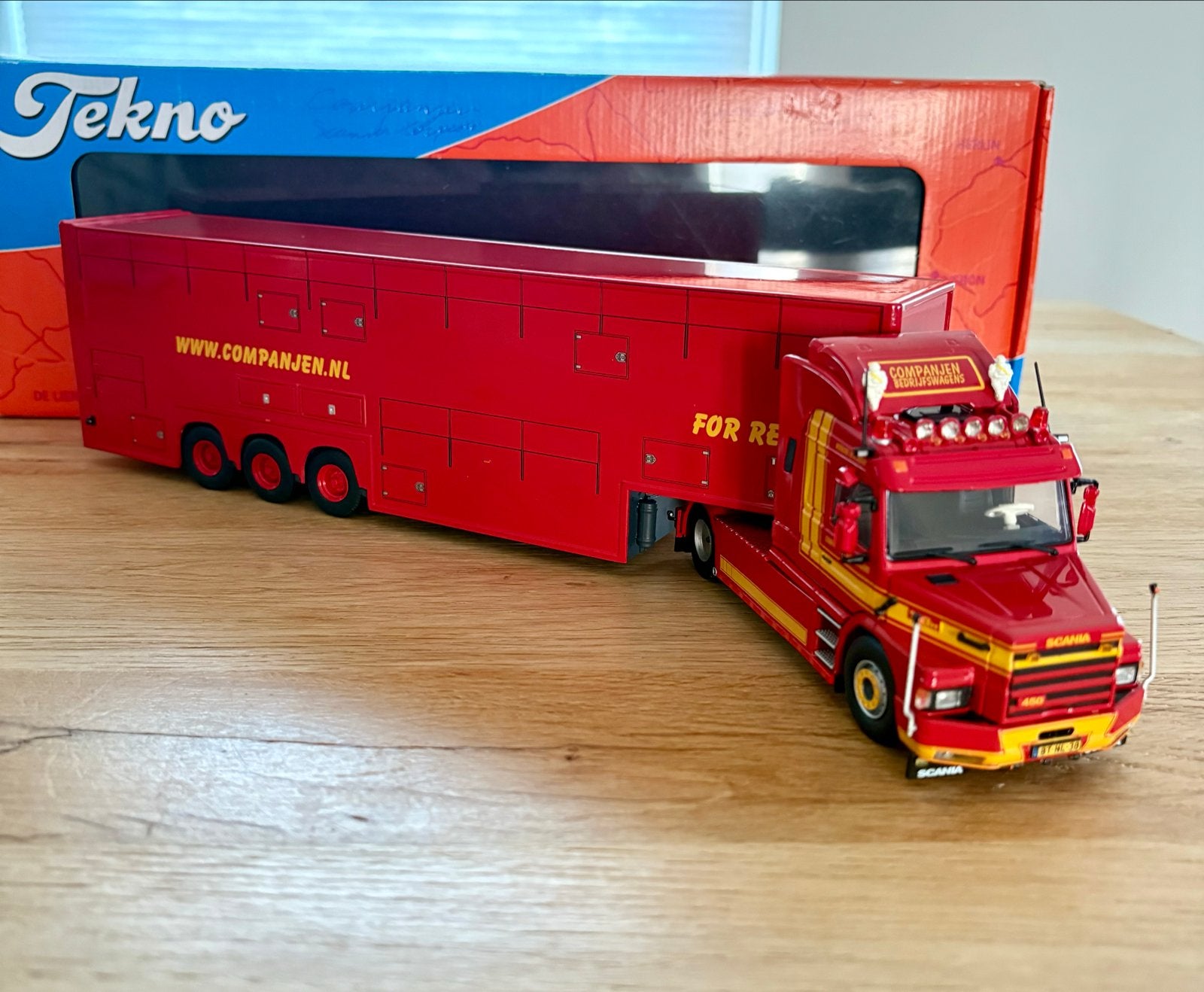 Tekno 1:50 Companjen Scania Torpedo 3-serie vee-oplegger, Hobby en Vrije tijd, Modelauto's | 1:50, Ophalen of Verzenden, Zo goed als nieuw