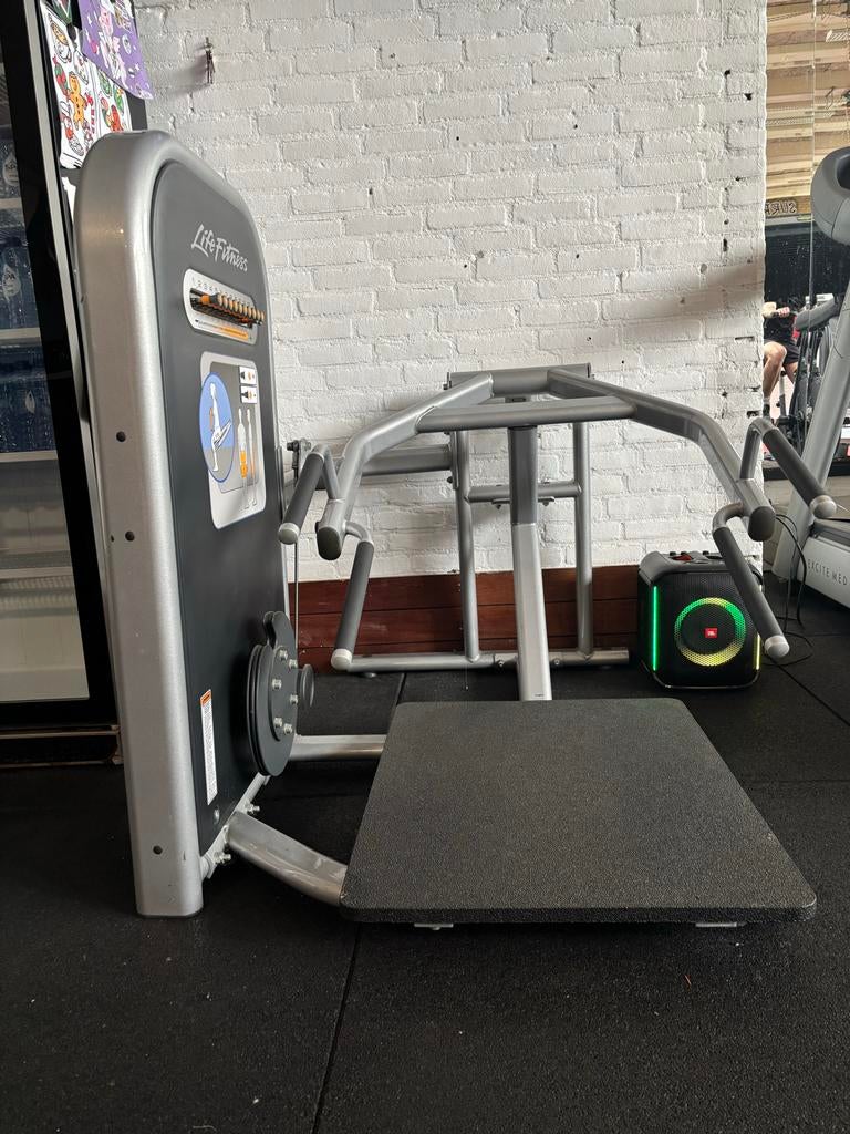 Life Fitness apparaat voor squats en schouderoefeningen, Gebruikt, Krachtstation, Ophalen of Verzenden, Metaal