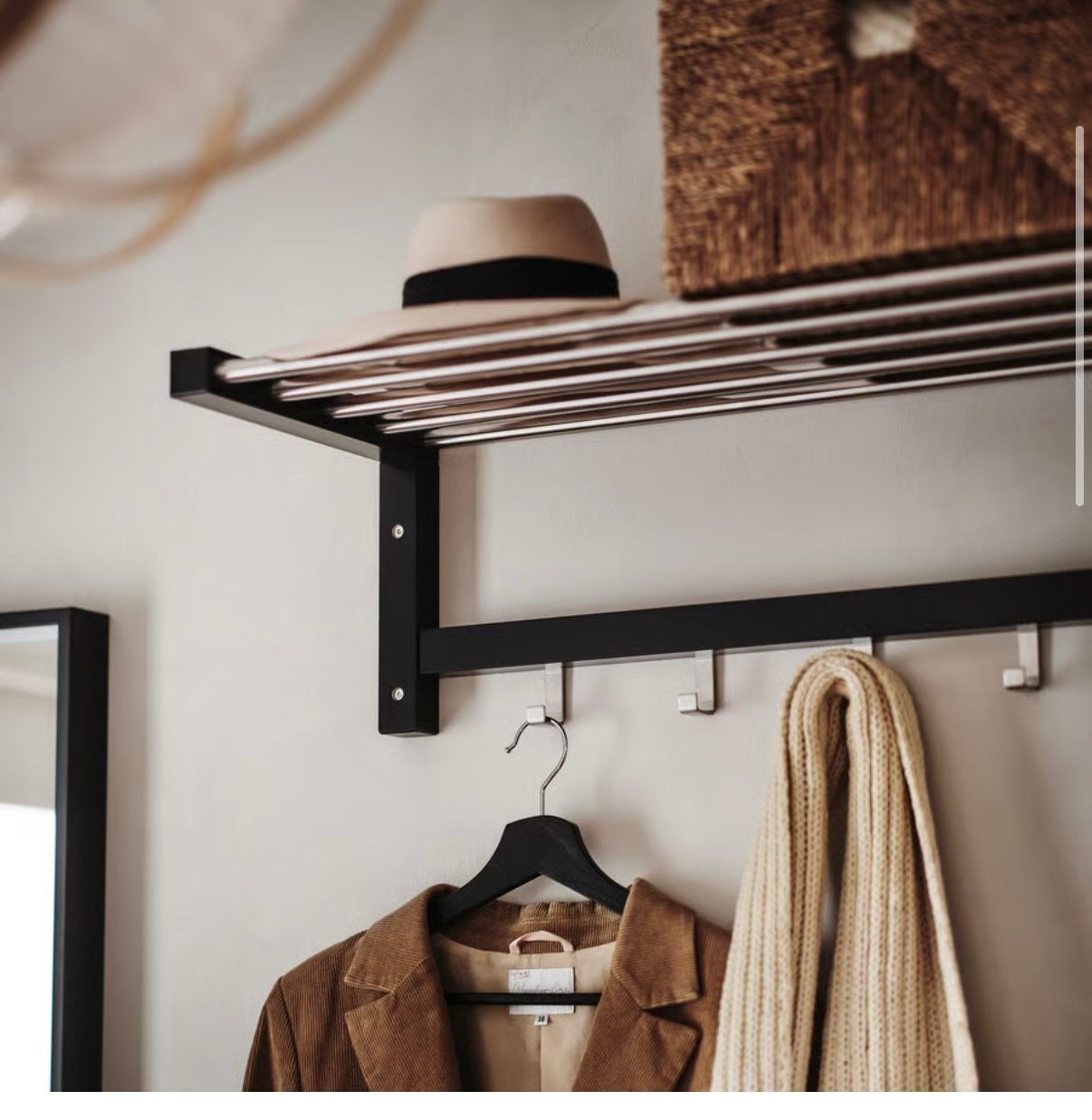 IKEA TJUSIG wandkapstok met hoedenplank, Zo goed als nieuw, Minder dan 100 cm, Hout, Ophalen
