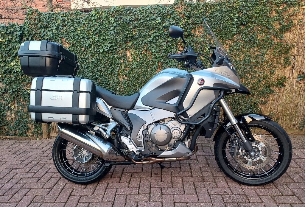 Honda Crosstourer 13.892 km Origineel NL - VFR1200X +Koffers, Traction Control, Occasion, 4 cilinders, Motorrijbewijs A