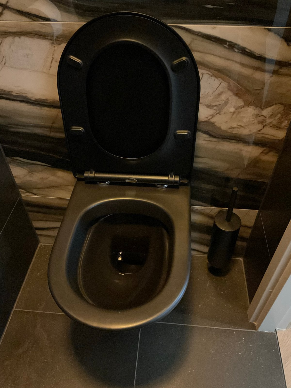 Wiesbaden Vasta Rimless mat zwart hangtoilet, Doe-het-zelf en Verbouw, Sanitair, Ophalen, Zo goed als nieuw, Toilet