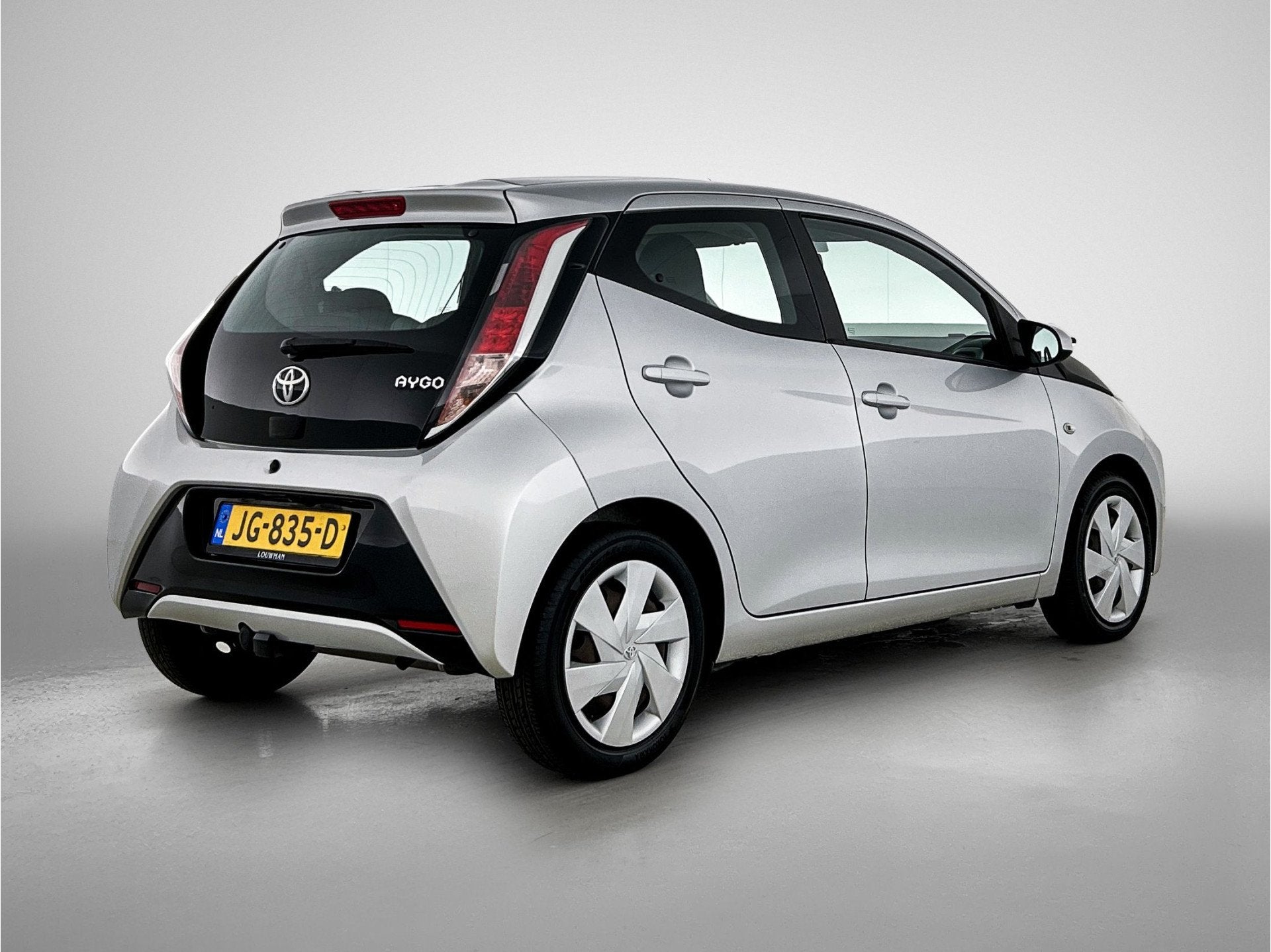 Toyota Aygo 1.0 VVT-i x-play (bj 2016), Auto's, Toyota, Voorwielaandrijving, 12 maanden, Stof, Gebruikt