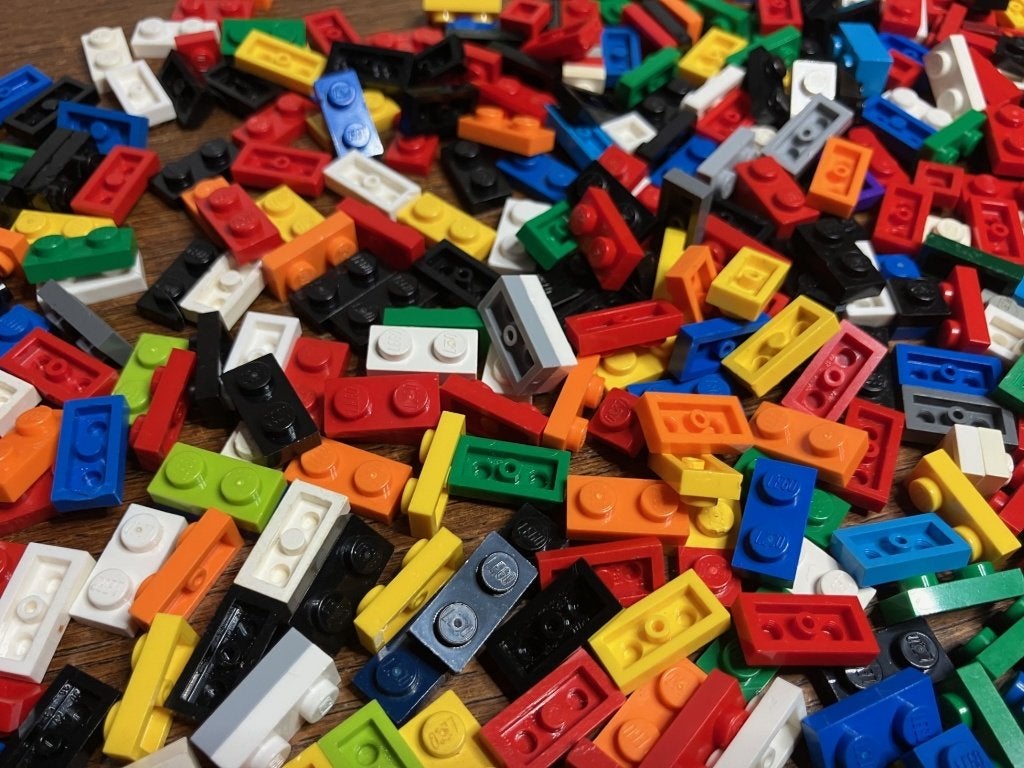 Lot LEGO 600-750 plates 1 bij 1 en 2 in diverse kleuren, Ophalen of Verzenden, Gebruikt, Losse stenen, Lego